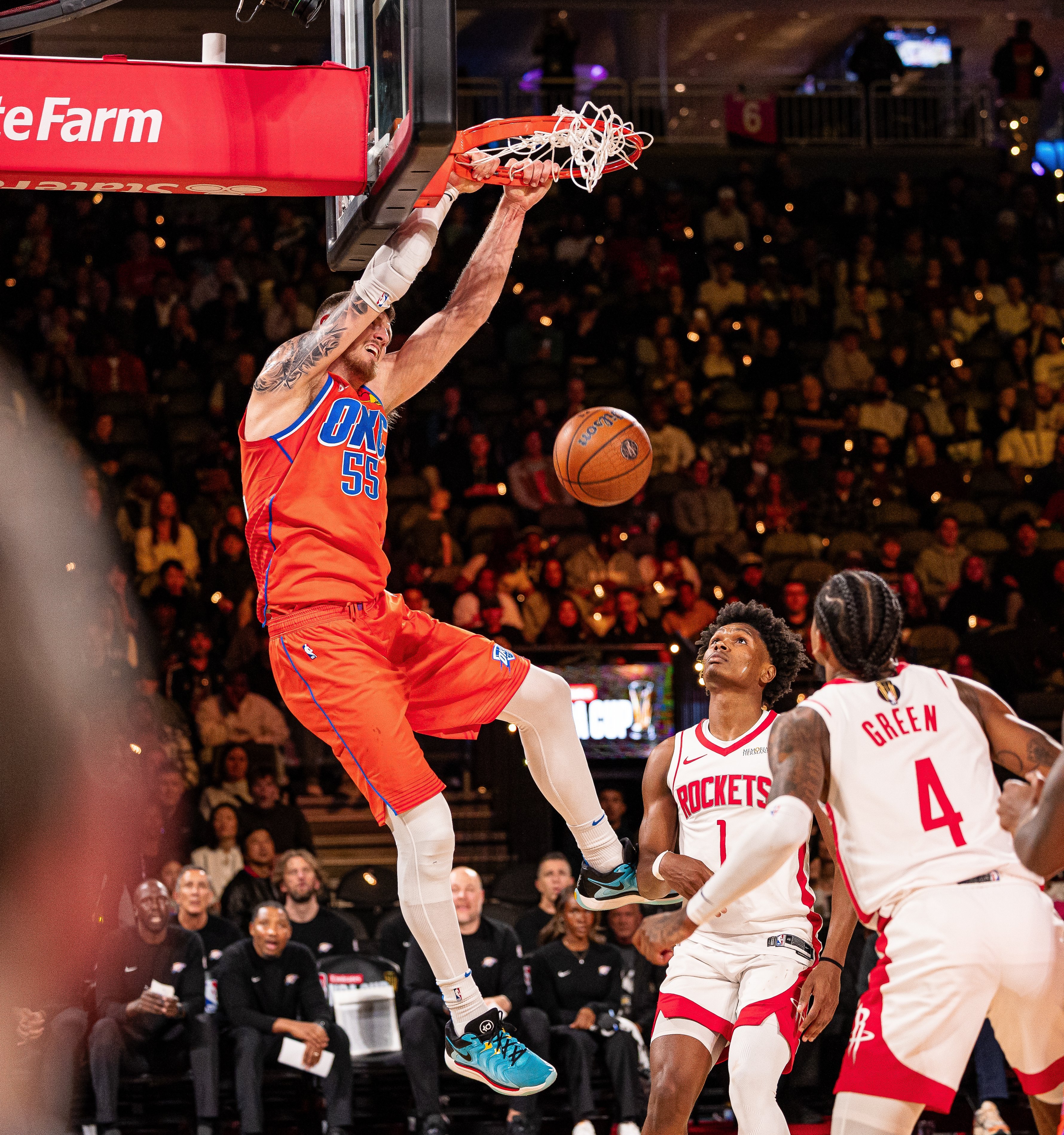 虎扑转折点！巴黎圣日耳曼篮板制胜；NBA常规赛今夜攻防权衡；态度坚定；年轻球员得到机会的简单介绍